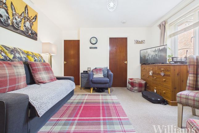 34 Dormer Close, Aylesbury photo 4