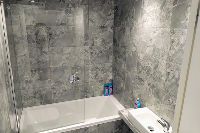 717, Abito, Clippers Quay, Salford photo 5