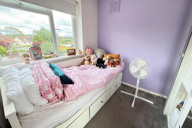 33, Shenstone Avenue, Stourbridge photo 4