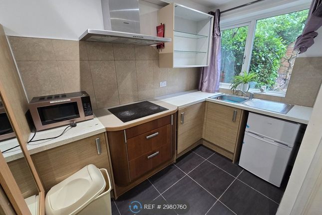 Leahurst Crescent, Harborne, Birmingham photo 3