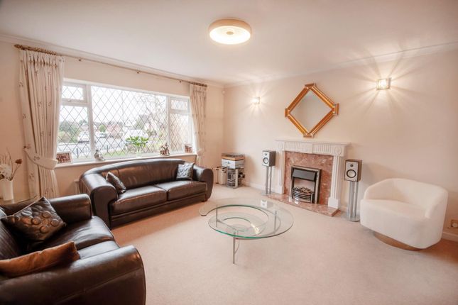 11, Rhodes Drive, Bury photo 4