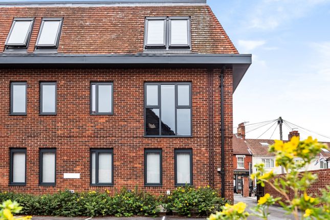 Thumbnail Flat to rent in Pennyfarthing Street, Salisbury