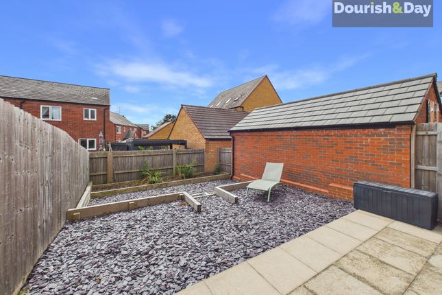 44 Sergeant Way, Stafford photo 3