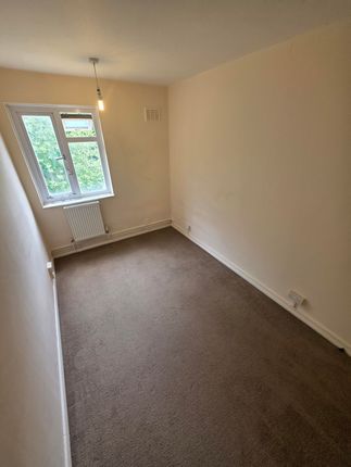 flat 89, Halliday Crescent, Southsea photo 5