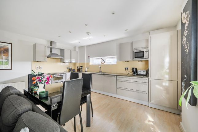 42 The Meridian, Kenavon Drive, Reading photo 4