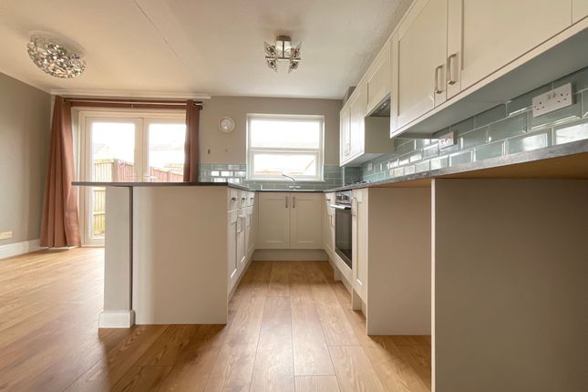 13 Shelton Avenue, Scarborough photo 4