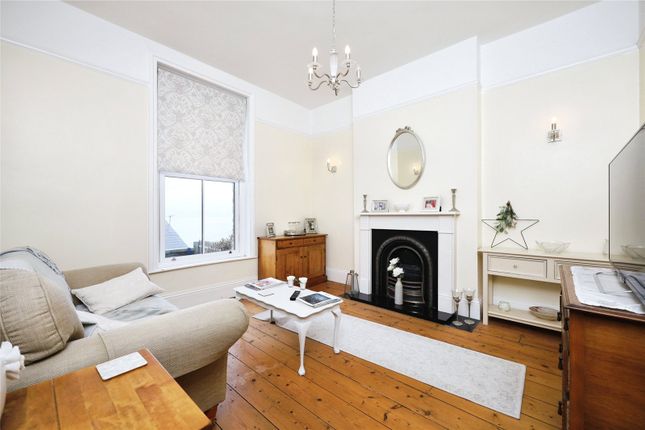 21, Madeira Road, Isle of Wight photo 3