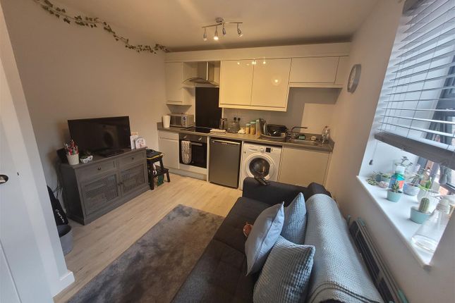 Thumbnail Flat to rent in Albert Terrace, Loughborough, Leicestershire