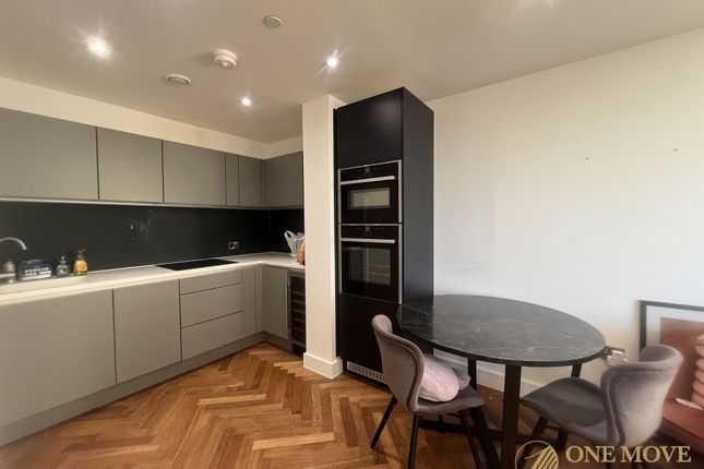 Flat B1402, 9 Owen Street, Manchester photo 3