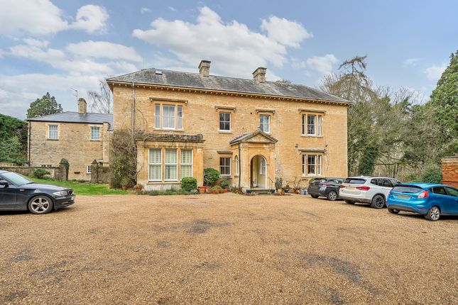Flat 4, 5 Hill House, South Side, Steeple Aston photo 2