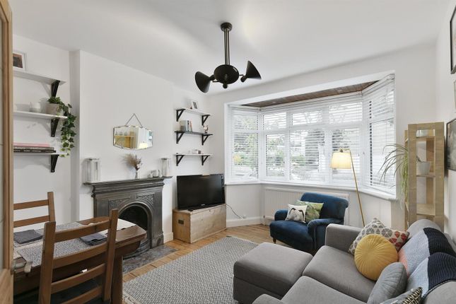 Thumbnail Flat for sale in Buller Close, London