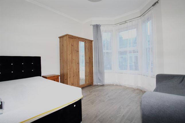 Thumbnail Room to rent in Malvern Road, London