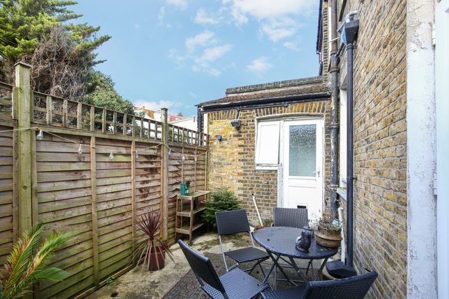Flat 1, 43, Strathearn Road, London photo 5