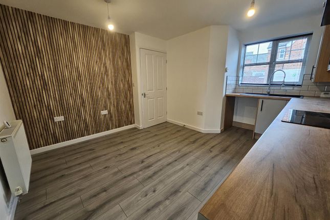 15, Stonefont Grove, Barnsley photo 5