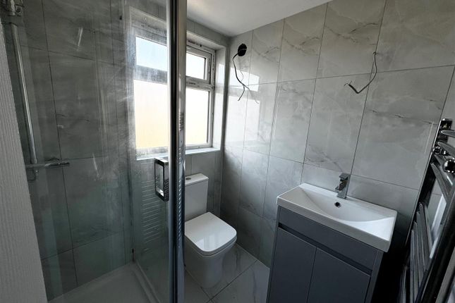 Flat 5, 59-61, Broadstone Avenue, Walsall photo 4