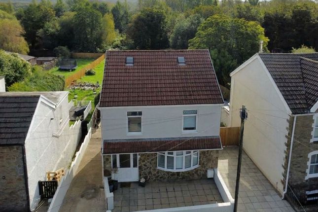 592 Clydach Road, Swansea photo 3