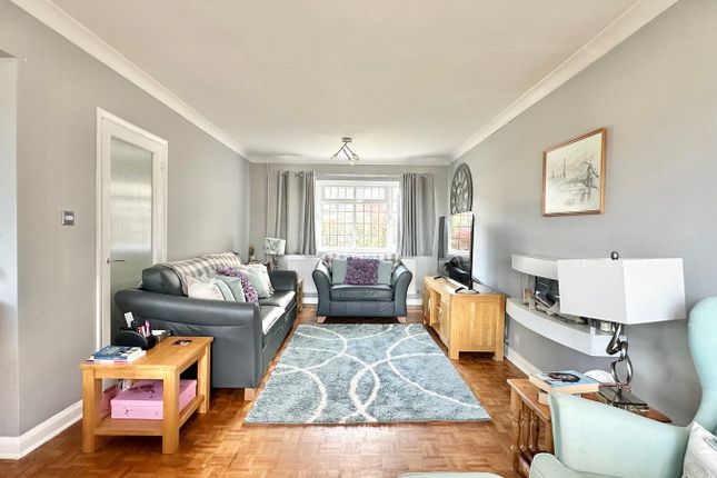 8, The Spinney, Bexhill-on-Sea photo 3