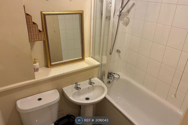 Hertford Court, B Vicarage Lane East Ham, London photo 5