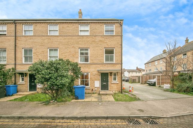 Thumbnail Town house for sale in Silk Street, Ipswich