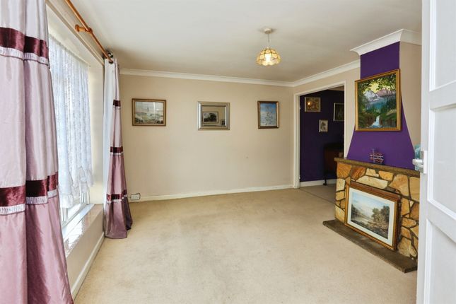 20, Barnfield Close, Southampton photo 2