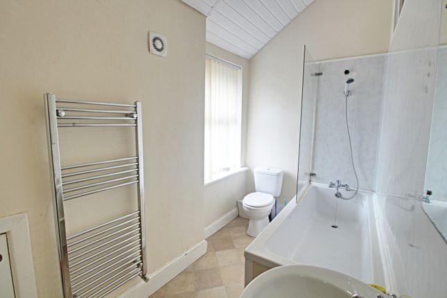 Flat 3, 2 Sefton Road, LIVERPOOL photo 3