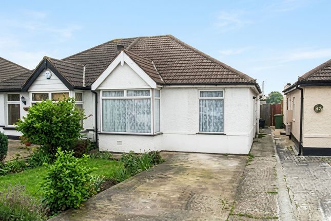 3-bed semi-detached on 43 Pinkwell Avenue, Hayes, £2,700/mo