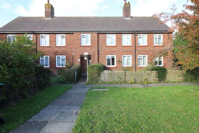 Thumbnail Flat for sale in Lodge Close, Crawley
