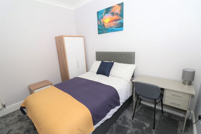 Room 5, 60 Derrington Ave, Crewe, Cheshire photo 2