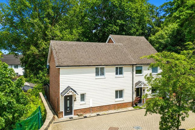 2-bed house on 30, Macintyre Place, Church Crookham, £400,000