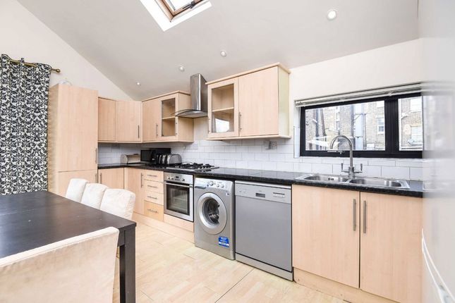 Flat 15, 9-11, Gleneldon Road, London photo 3