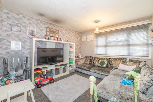 41, Long Meadow Way, Kent photo 3