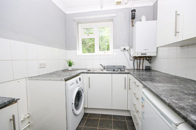 17, Sycamore Crescent, Norwich photo 3