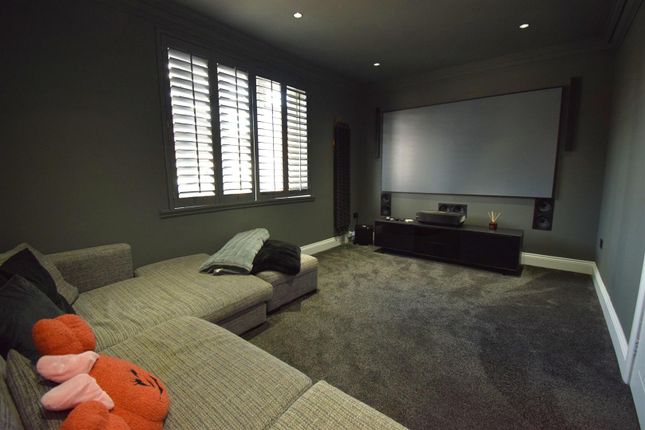 14, Fir Grove, South Shields photo 4