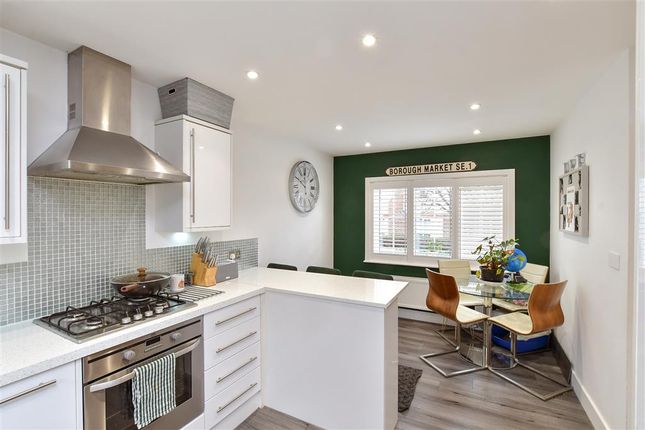 Kitchen/ Breakfast Room