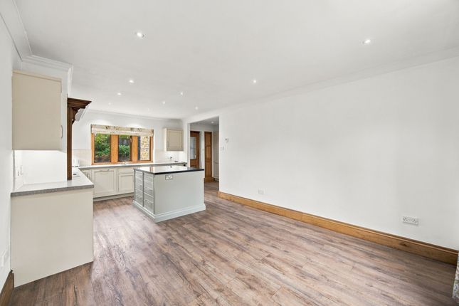 New Mansion House Loveclough Road, Rossendale photo 4