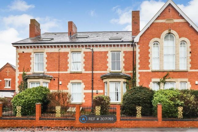 2-bed flat on Apartment, Queens Park House Queens Road, Oswestry, £900/mo