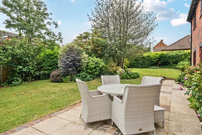 10, Mountain Ash, Marlow photo 2