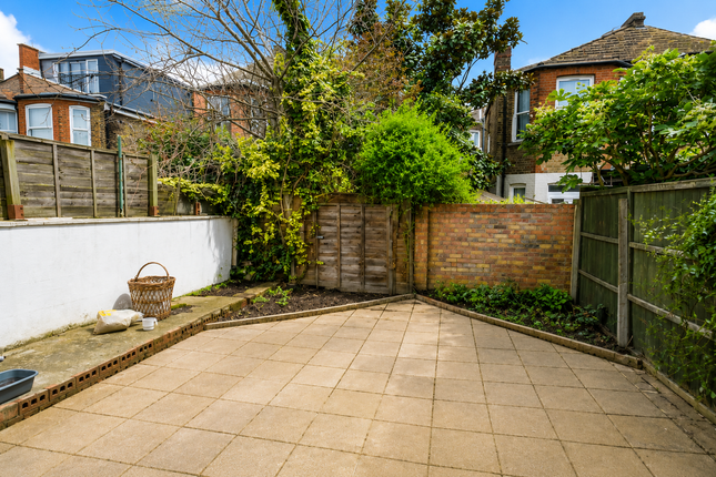 16D Denehurst Gardens, London photo 3