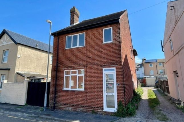 2-bed house on 10 North Street, Walton on the Naze, £130,000
