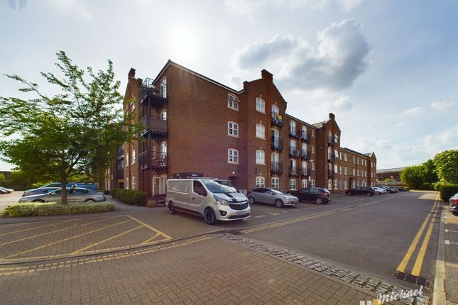 Flat for sale in Summers House Coxhill Way, Aylesbury, Buckinghamshire