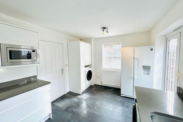 17 Springbank Gardens, Lymm photo 3