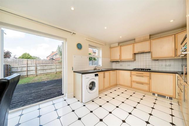 Barlow Drive, London photo 2