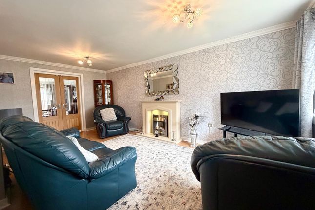 5 Golfhill Quadrant, Airdrie photo 5