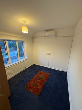 84c, Cornwall Avenue, Slough photo 5