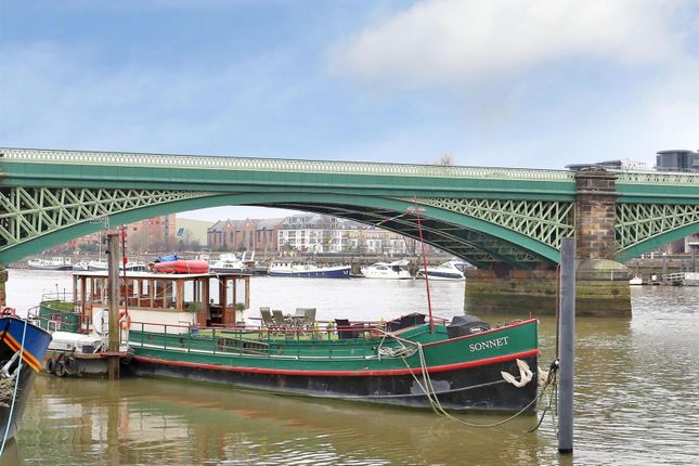 Houseboat for sale in Albion Quay, Battersea