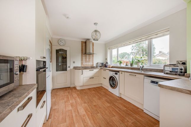 34 Churchill Avenue, Bognor Regis photo 2