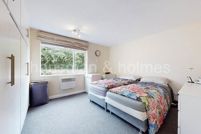 Flat for sale in James Close, Woodlands, London
