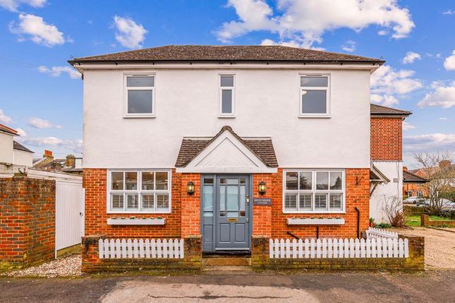 Thumbnail End terrace house for sale in Queens Road, Thames Ditton