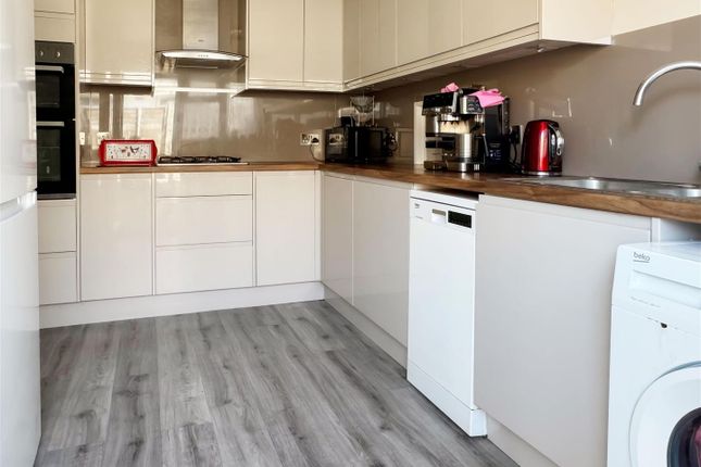 1, Finisterre Way, Littlehampton photo 3