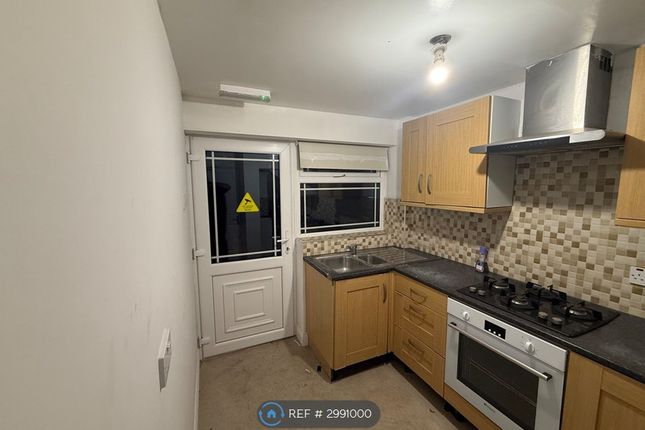 Larch Avenue, Birmingham photo 3